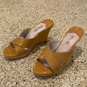 New Michael Kors wedge platform sandal, patent leather camel color, size 9.